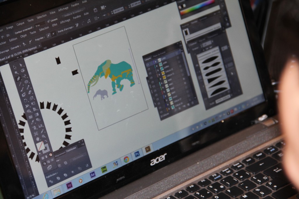 Les premières esquisses des étudiants en web design sur Illustrator, ici le groupe sur le poids de l'éléphant.